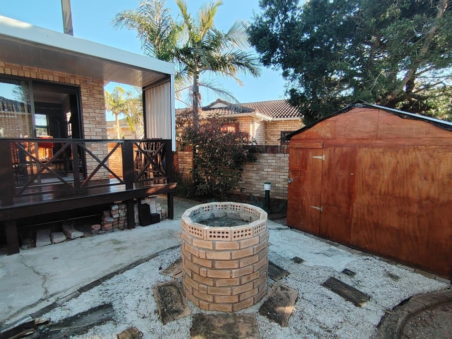 2 Bedroom Property for Sale in Walmer Downs Eastern Cape